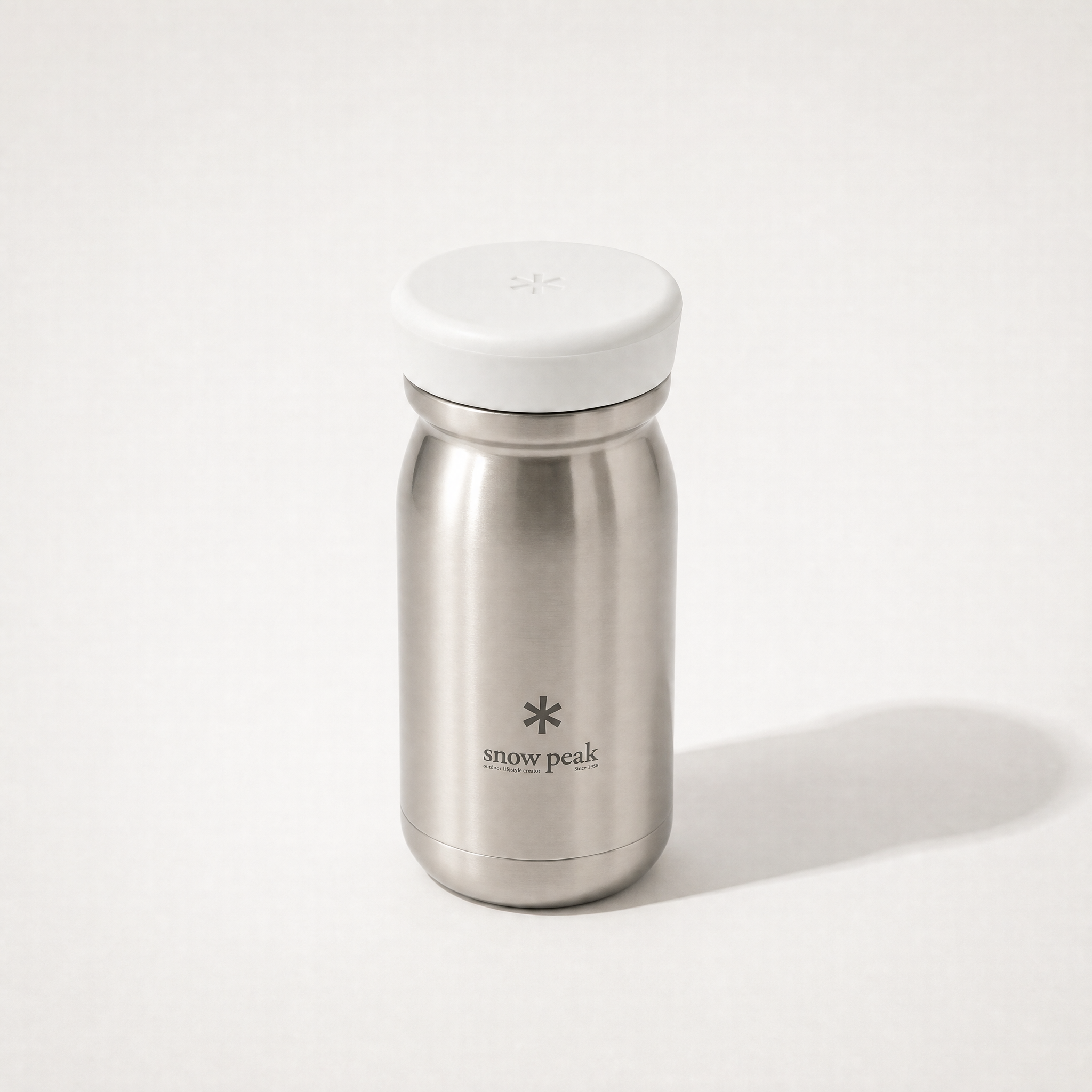 Insulated bottle by snow peak